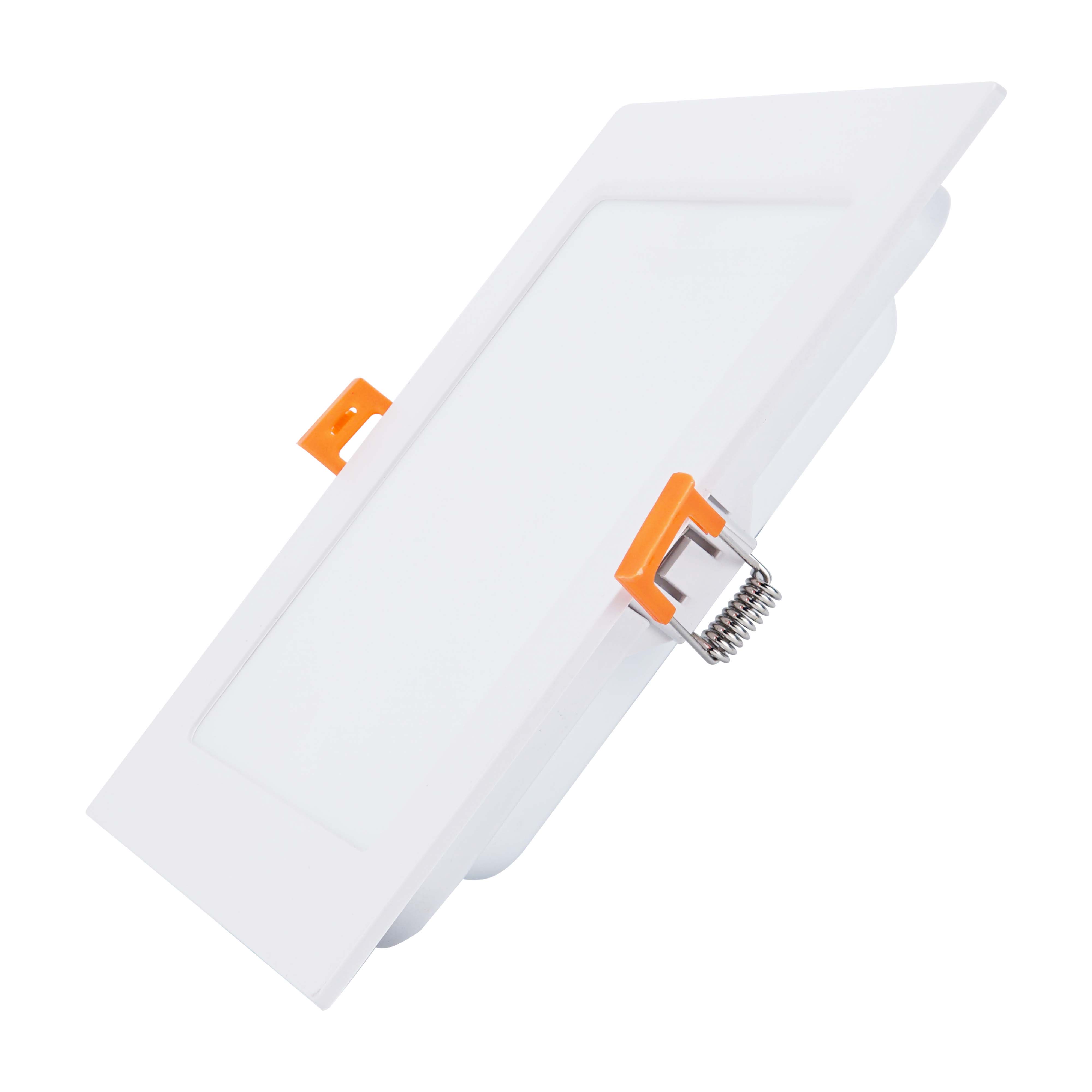 Mi a különbség a LED mennyezeti lámpa és a panellámpa között?
